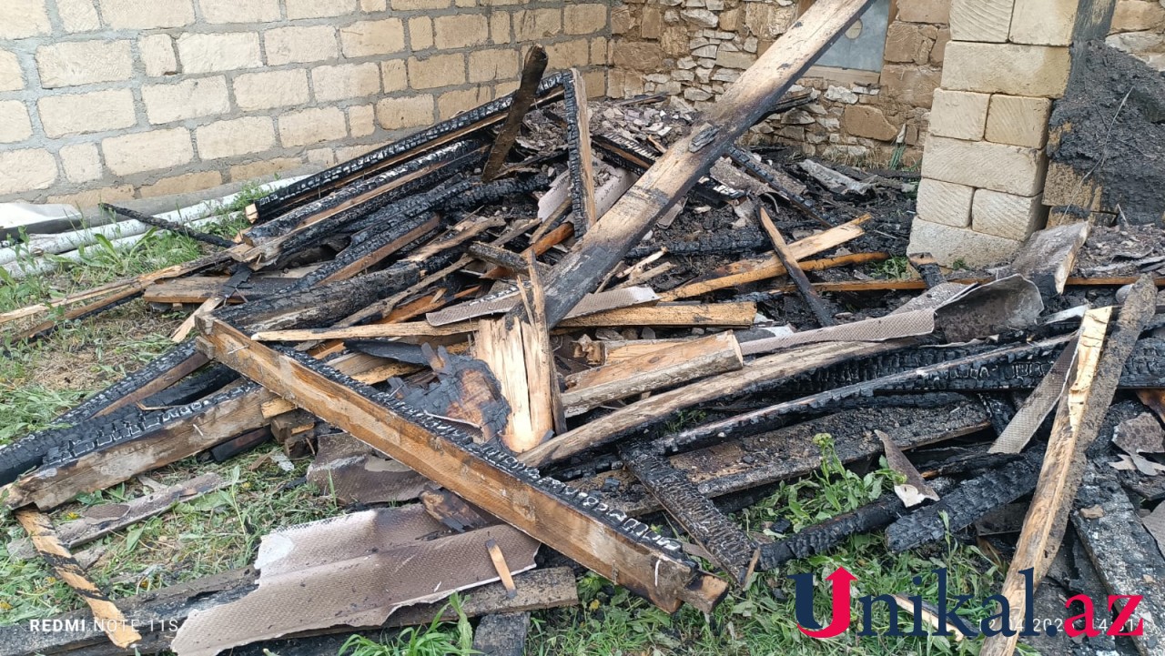 Tovuzda iki mərtəbəli ev yanıb, yaşlı kişi xilas edildi - FOTOLAR